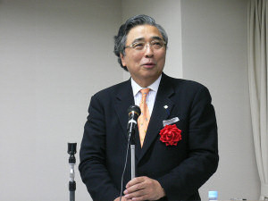 岩田公雄氏